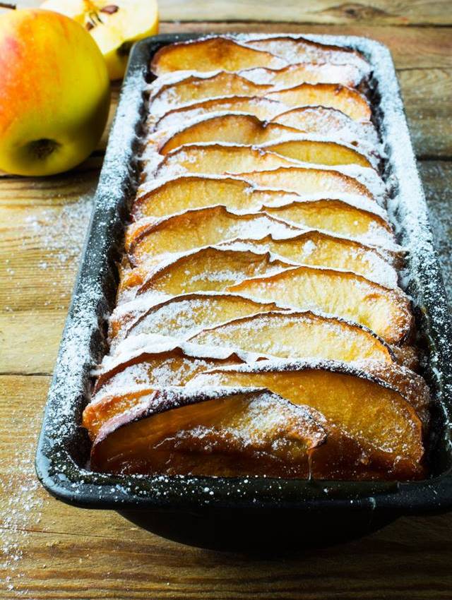 Cake à la pomme un beau cake simple économique et savoureux Les