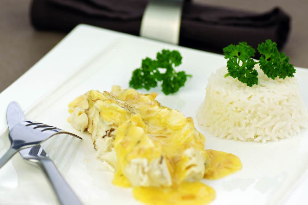 Bar Au Beurre Blanc Une Recette De Poisson Poch Dans Du Champagne Avec