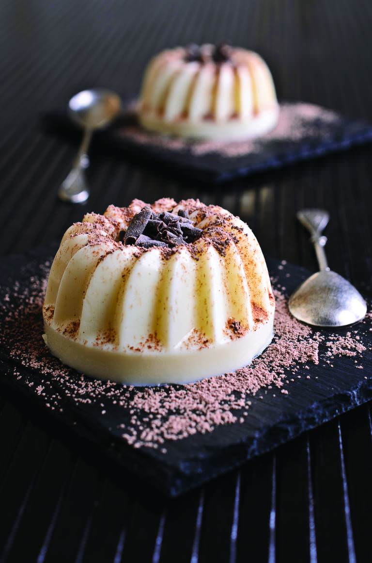 Panna Cotta Ou Flan Chocolat Blanc Et Coco Un Dessert Gourmand Et Leger