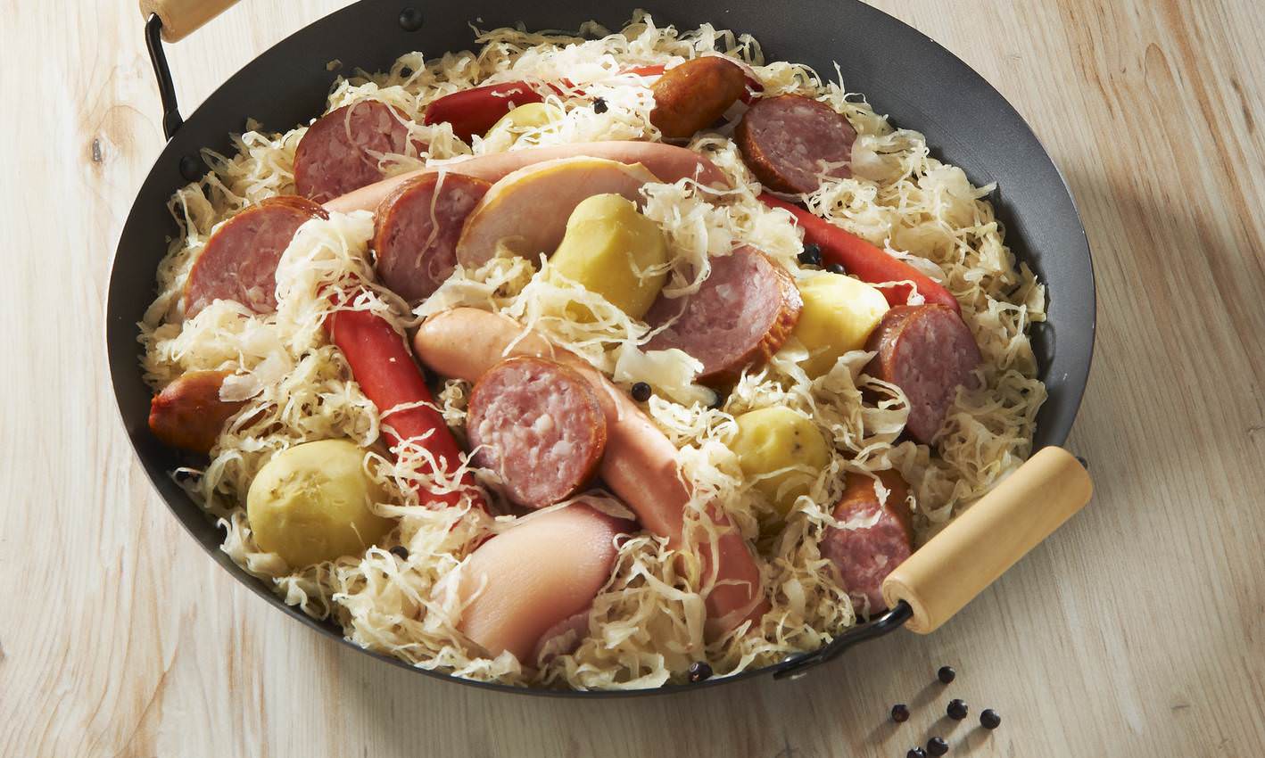 Choucroute au Riesling une spécialité alsacienne, un plat unique et ...