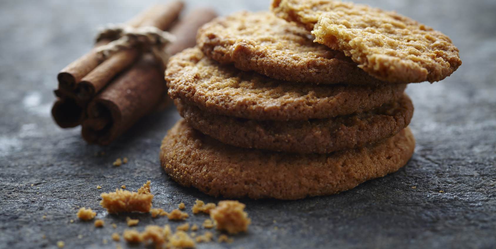 Sablés Aux Noisettes Et à La Cannelle Des Petits Biscuits Croquants Et ...